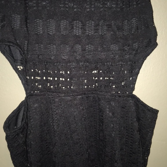 Express crochet lace dress - Picture 3 of 5